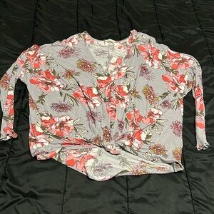 Blooms in the city Size L